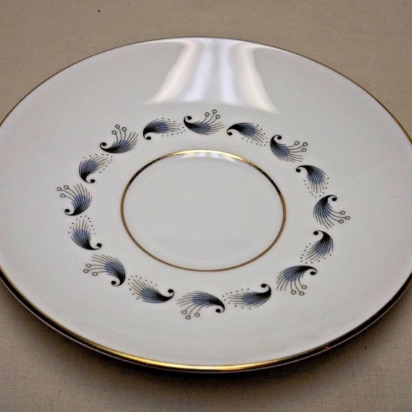 Wedgwood Bone China England Set of 2 Stardust Footed Tea Cups and Saucers. R4292 - Picture 9 of 16